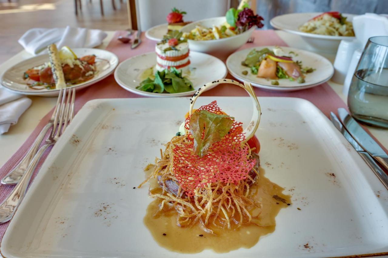 库萨达斯华美达酒店 外观 照片